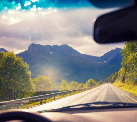 How to Repair a Windshield in Hot Weather